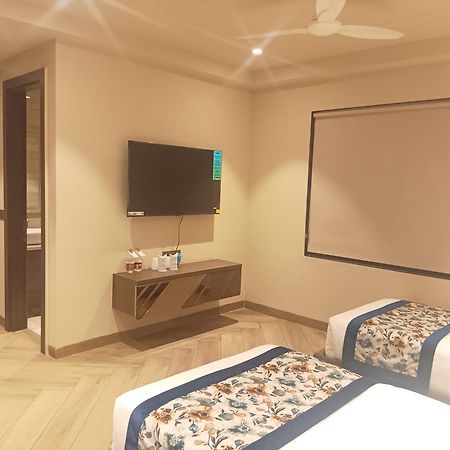 Hotel Cullinan By Qotel Janakpuri Delhi Zewnętrze zdjęcie