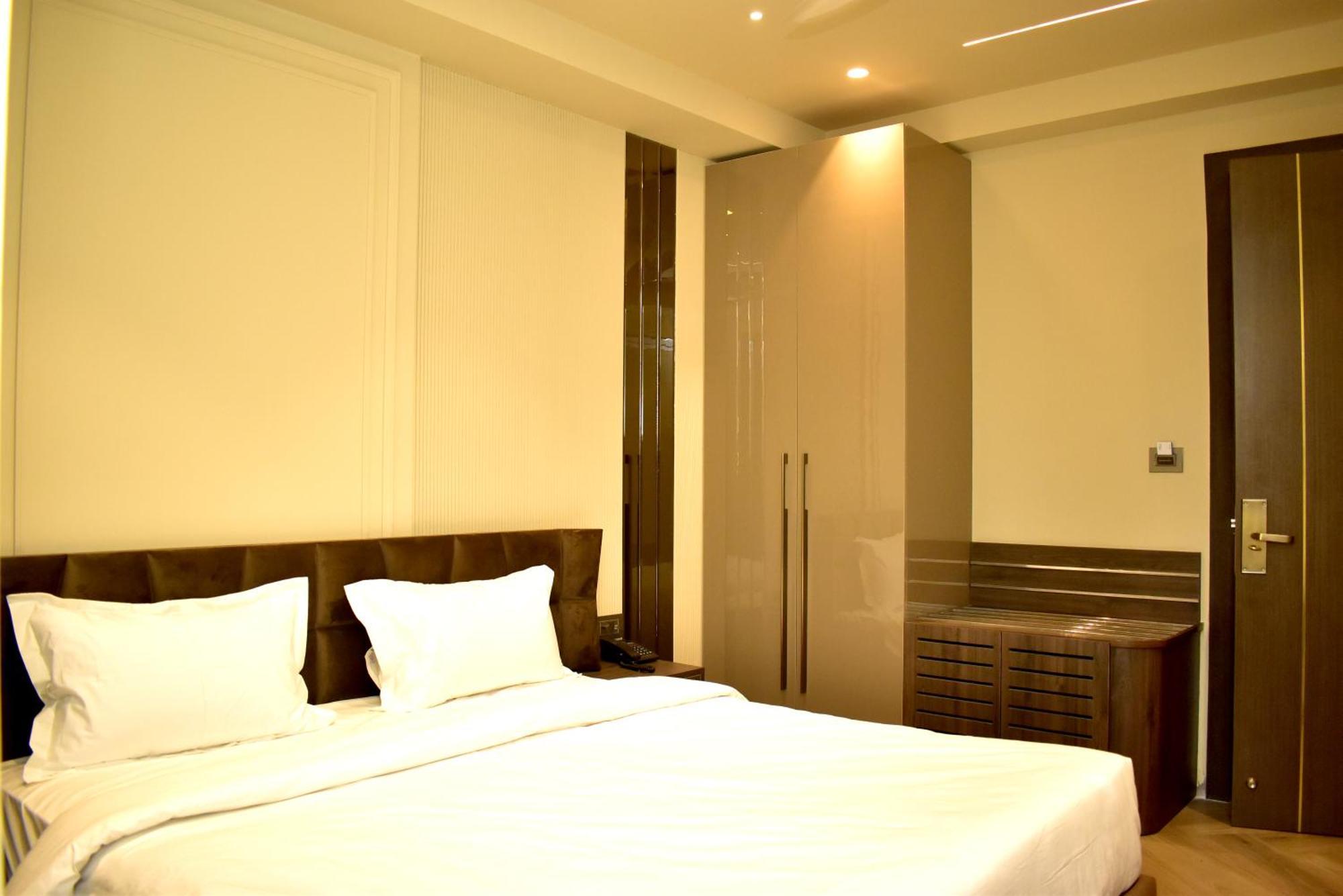 Hotel Cullinan By Qotel Janakpuri Delhi Zewnętrze zdjęcie