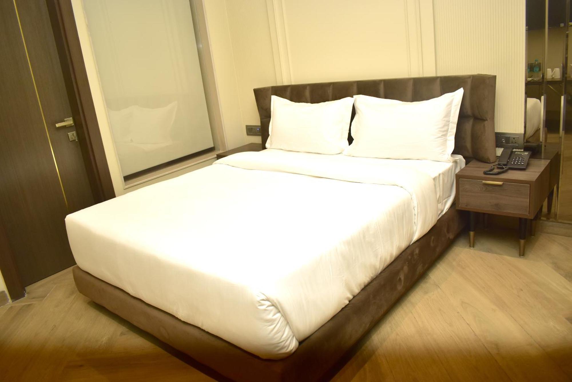 Hotel Cullinan By Qotel Janakpuri Delhi Zewnętrze zdjęcie